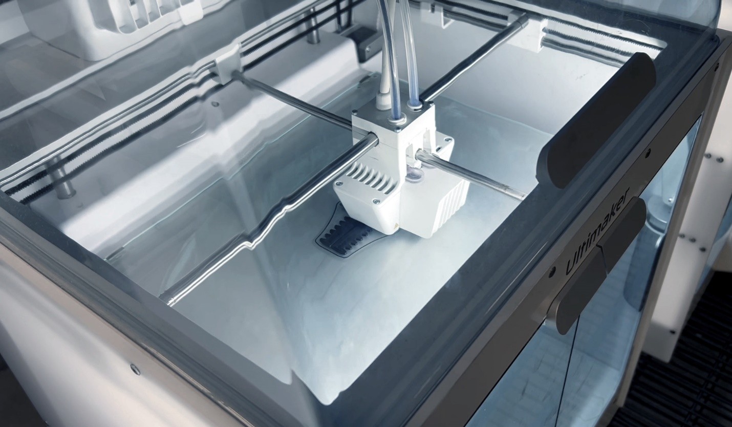 A 3D printer in operation